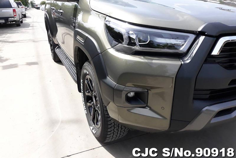 Toyota Hilux in Metallic Bronze Oxide for Sale Image 12
